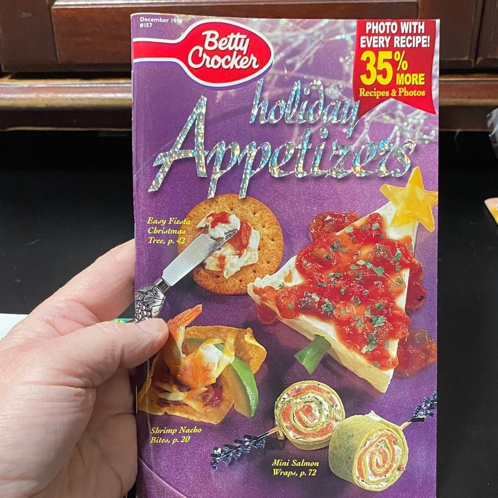 Betty Crocker Festive holiday cookbook magazine Recipe Collection